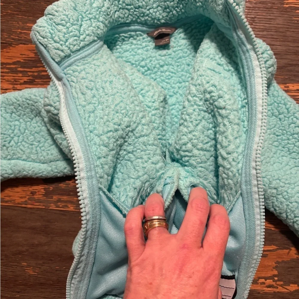 Eddie Bauer 3T Light Blue Sherpa Jacket, great used condition. So thick&warm!